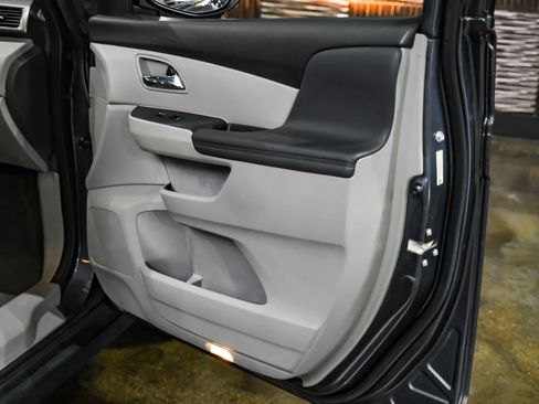 Used 2017 Honda Odyssey EX-L image 43