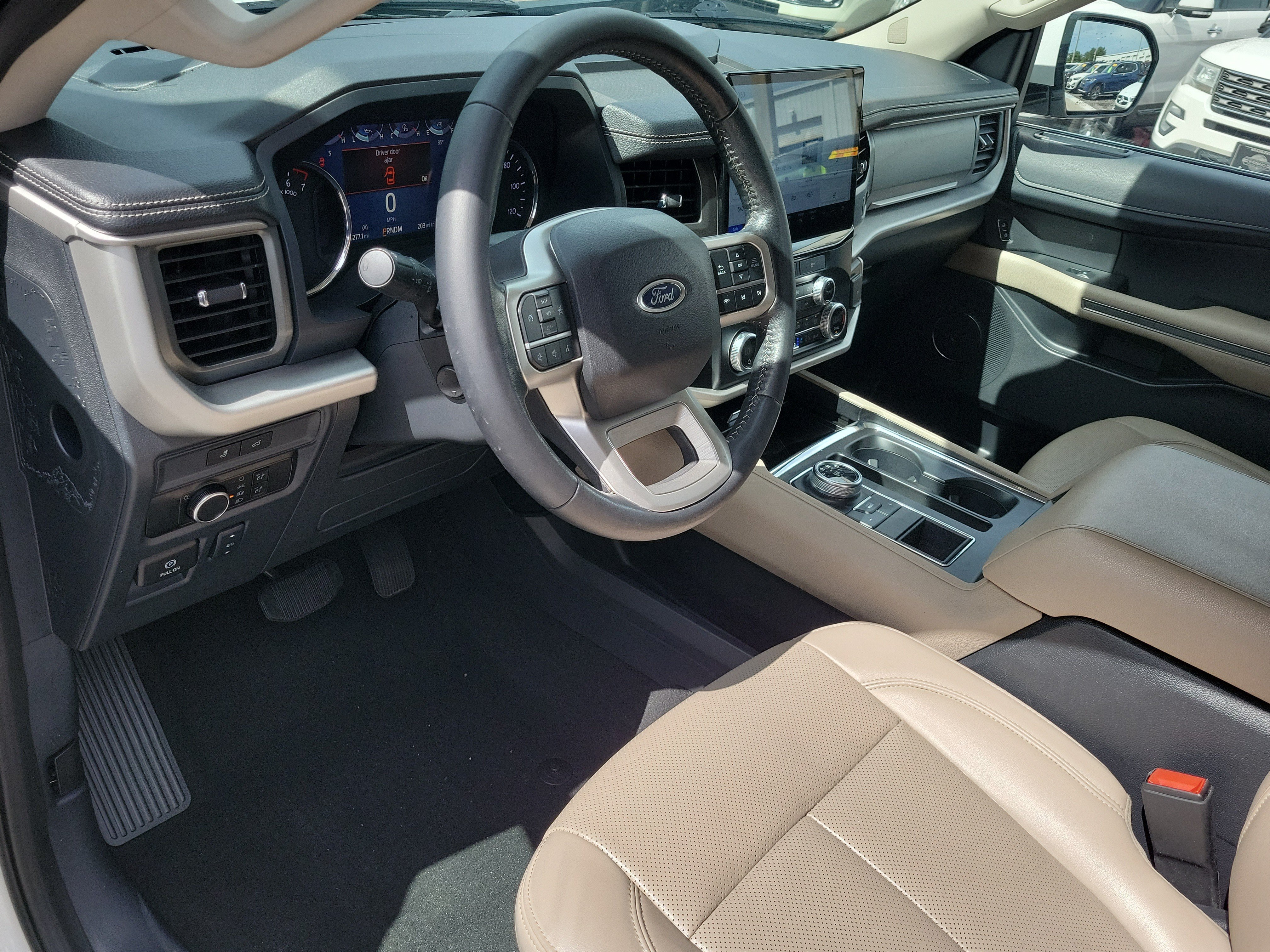 Used 2024 Ford Expedition XLT RWD image 21