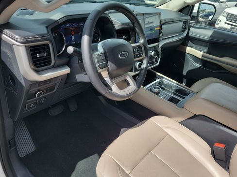 Used 2024 Ford Expedition XLT RWD image 21