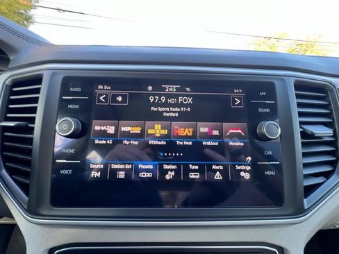 Certified 2021 Volkswagen Atlas SE w/ Panoramic Sunroof Package image 16