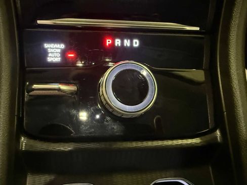 Used 2024 Jeep Grand Cherokee Limited w/ Luxury Tech Group II image 35