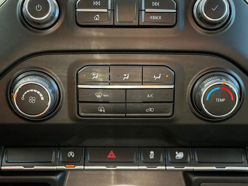 Used 2020 Chevrolet Silverado 1500 LT image 13