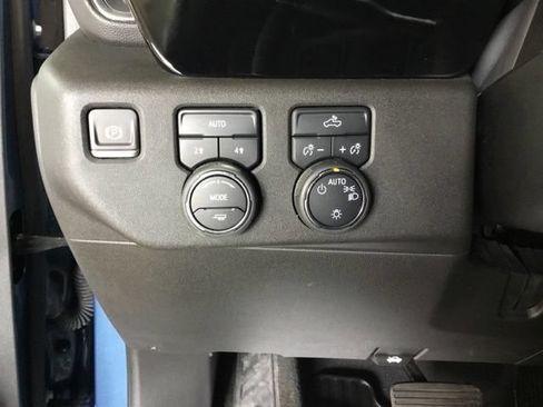 Used 2024 Chevrolet Silverado 1500 LT AWD/4WD image 35