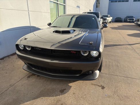 Used 2019 Dodge Challenger R/T w/ Plus Package image 3