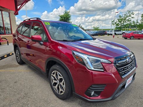 Used 2023 Subaru Forester Premium AWD/4WD image 3