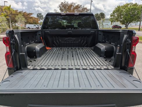 Used 2022 Chevrolet Silverado 1500 Custom image 12