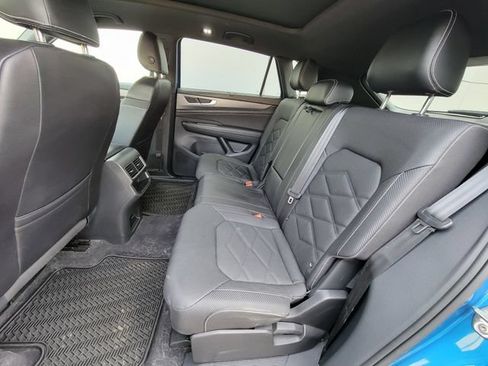 Used 2024 Volkswagen Atlas Cross Sport SE AWD/4WD image 17