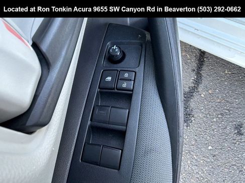 Used 2022 Toyota Corolla LE image 12