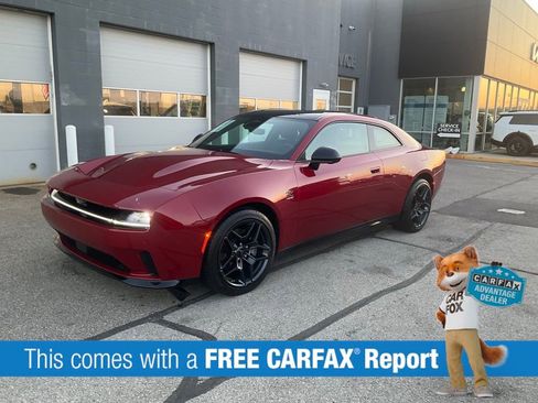 Used 2024 Dodge Charger Daytona R/T w/ Plus Group AWD/4WD image 2