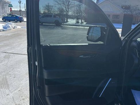 Used 2018 Cadillac Escalade Premium Luxury image 38