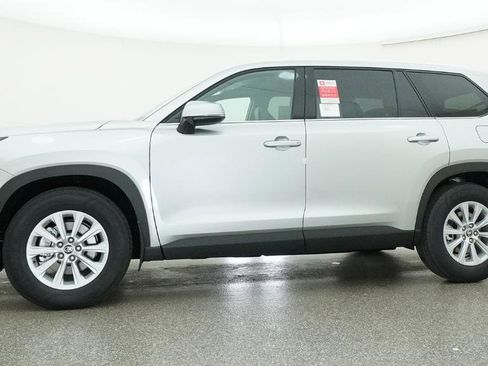 New 2026 Toyota Grand Highlander XLE image 10