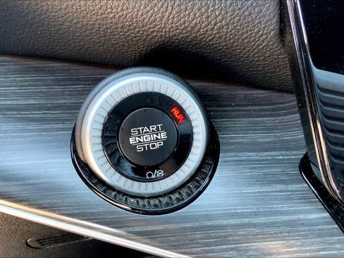 Used 2023 Jeep Wagoneer L Series III w/ Preferred Equipment Group image 33