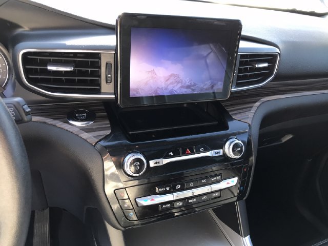 Used 2023 Ford Explorer Limited AWD/4WD image 7