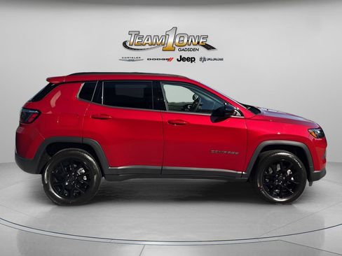 New 2026 Jeep Compass Latitude image 9