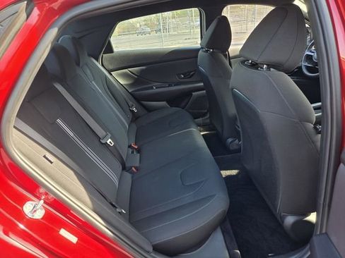 Used 2025 Hyundai Elantra Sport FWD image 14
