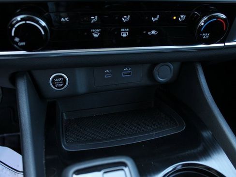 Used 2023 Nissan Rogue S image 23