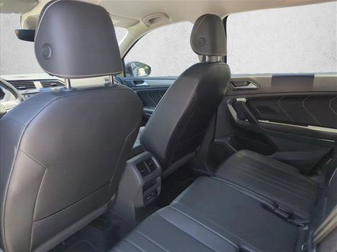Used 2023 Volkswagen Tiguan SE FWD image 17