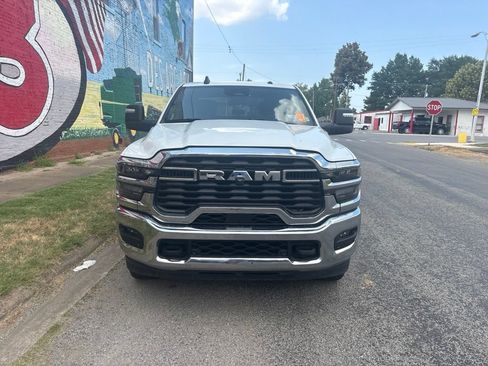 Used 2025 RAM 2500 Big Horn AWD/4WD image 9