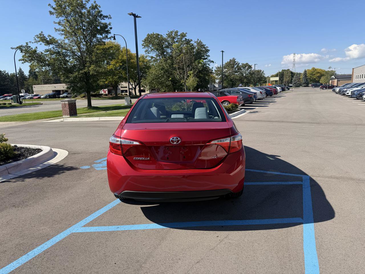 Used 2015 Toyota Corolla LE FWD image 6