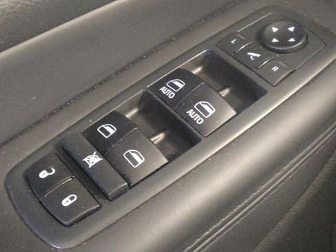 Used 2018 Jeep Grand Cherokee Overland AWD/4WD image 27