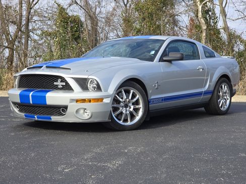 Used 2009 Ford Mustang Shelby GT500 image 2