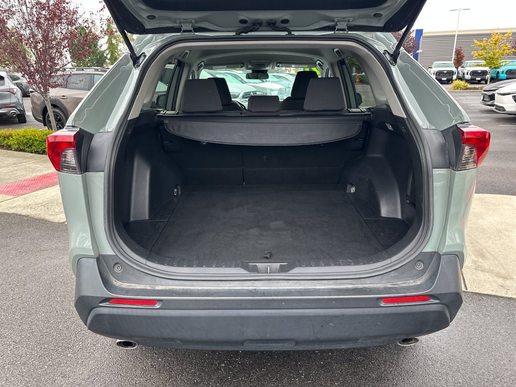 Used 2021 Toyota RAV4 XLE AWD/4WD image 25