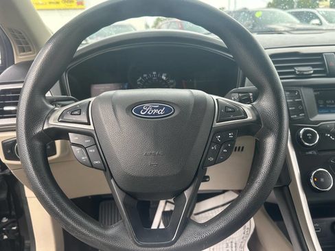 Used 2018 Ford Fusion SE image 12