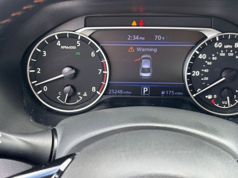 Used 2025 Nissan Altima 2.5 SR FWD image 40