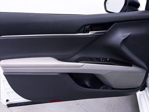 Used 2024 Toyota Camry LE w/ Convenience Package image 14