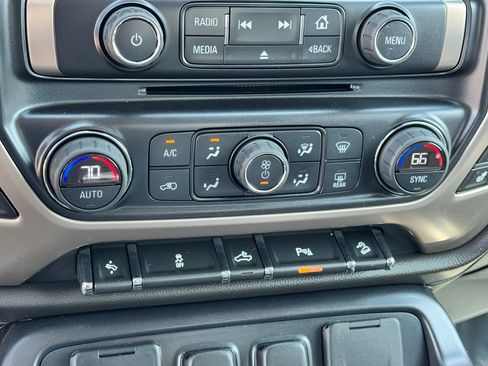 Used 2015 GMC Sierra 2500 Denali w/ Suspension Package, Off-Road AWD/4WD image 27
