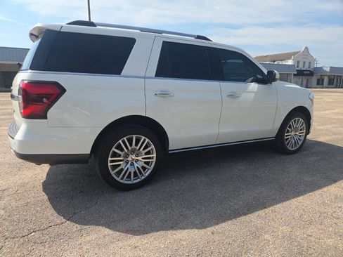 Used 2024 Ford Expedition Limited RWD image 8