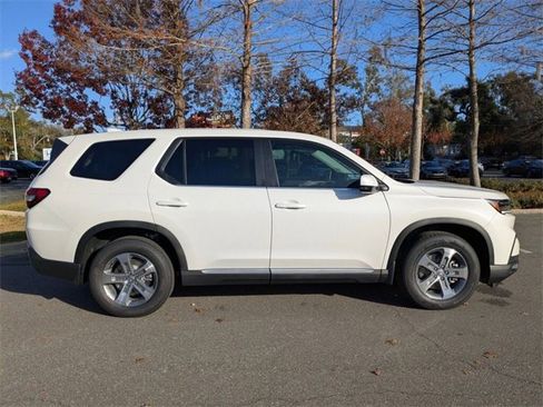 New 2025 Honda Pilot EX-L image 4