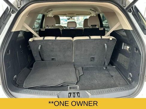 Used 2023 Ford Explorer XLT w/ Equipment Group 202A image 5