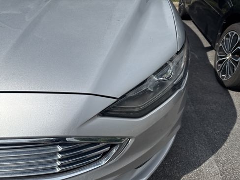 Used 2017 Ford Fusion SE FWD image 9
