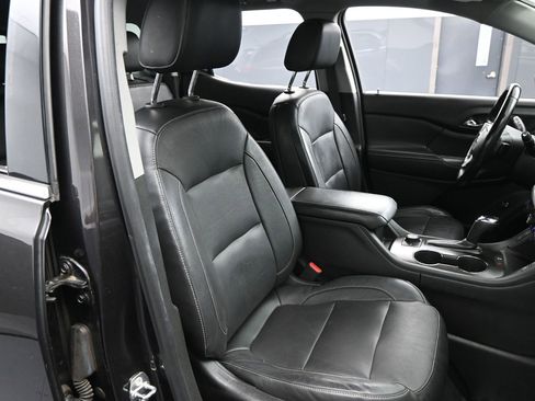Used 2018 GMC Acadia SLT FWD image 15