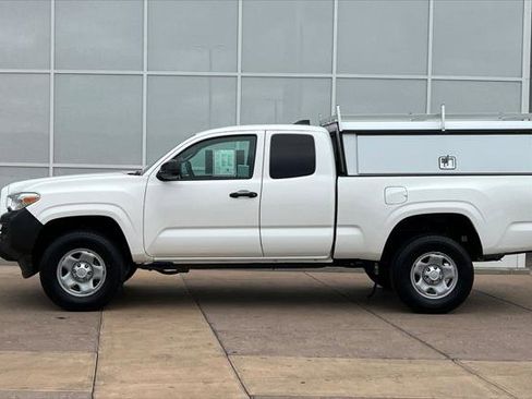 Certified 2022 Toyota Tacoma SR image 8