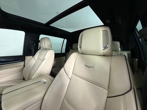 Certified 2021 Cadillac Escalade ESV Premium Luxury w/ LPO, Radiant Package image 4