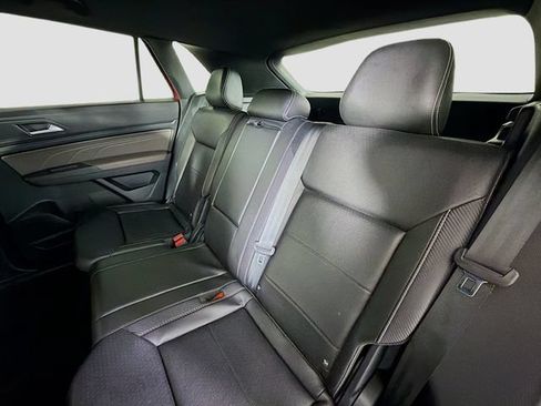 Used 2021 Volkswagen Atlas Cross Sport SE FWD image 21