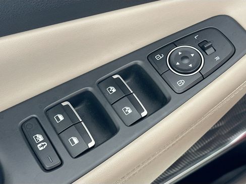 Used 2023 Hyundai Santa Fe SEL w/ Premium Package image 18