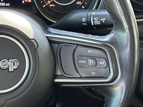 Certified 2022 Jeep Gladiator Sport image 23