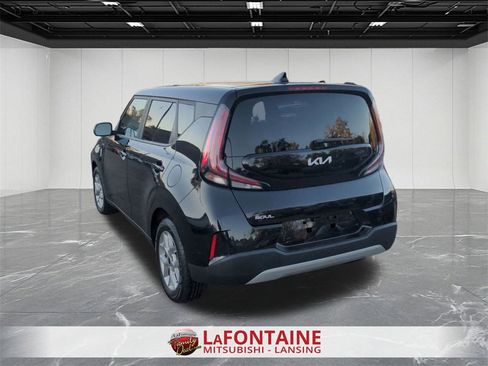 Used 2023 Kia Soul LX w/ Option Group 015 image 3