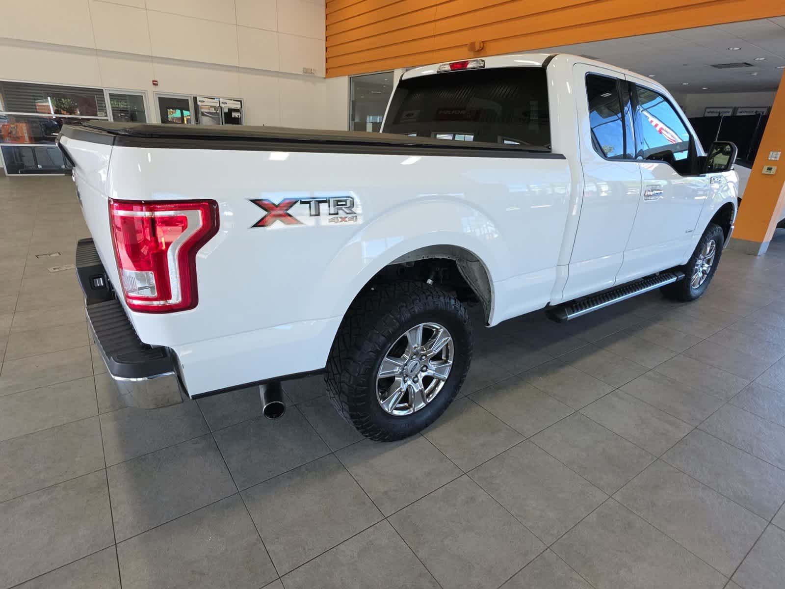 Used 2015 Ford F150 XLT w/ Equipment Group 301A Mid AWD/4WD image 9