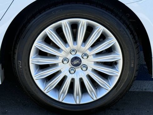 Used 2016 Ford Fusion SE w/ Equipment Group 502A FWD image 12