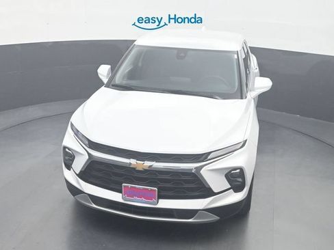 Used 2025 Chevrolet Blazer LT AWD/4WD image 19