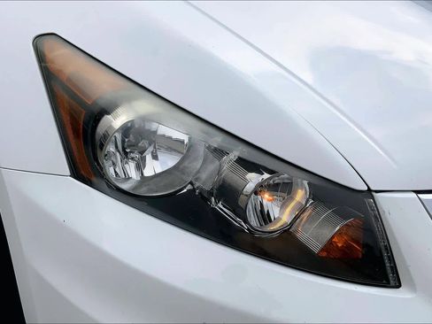 Used 2011 Honda Accord EX-L image 24