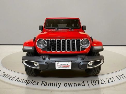 Used 2025 Jeep Wrangler Unlimited Sahara w/ Safety Group AWD/4WD image 8