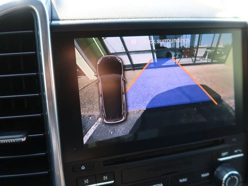 Used 2018 Porsche Cayenne S image 36