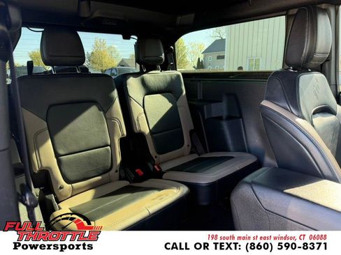 Used 2023 Ford Bronco Wildtrak AWD/4WD image 18