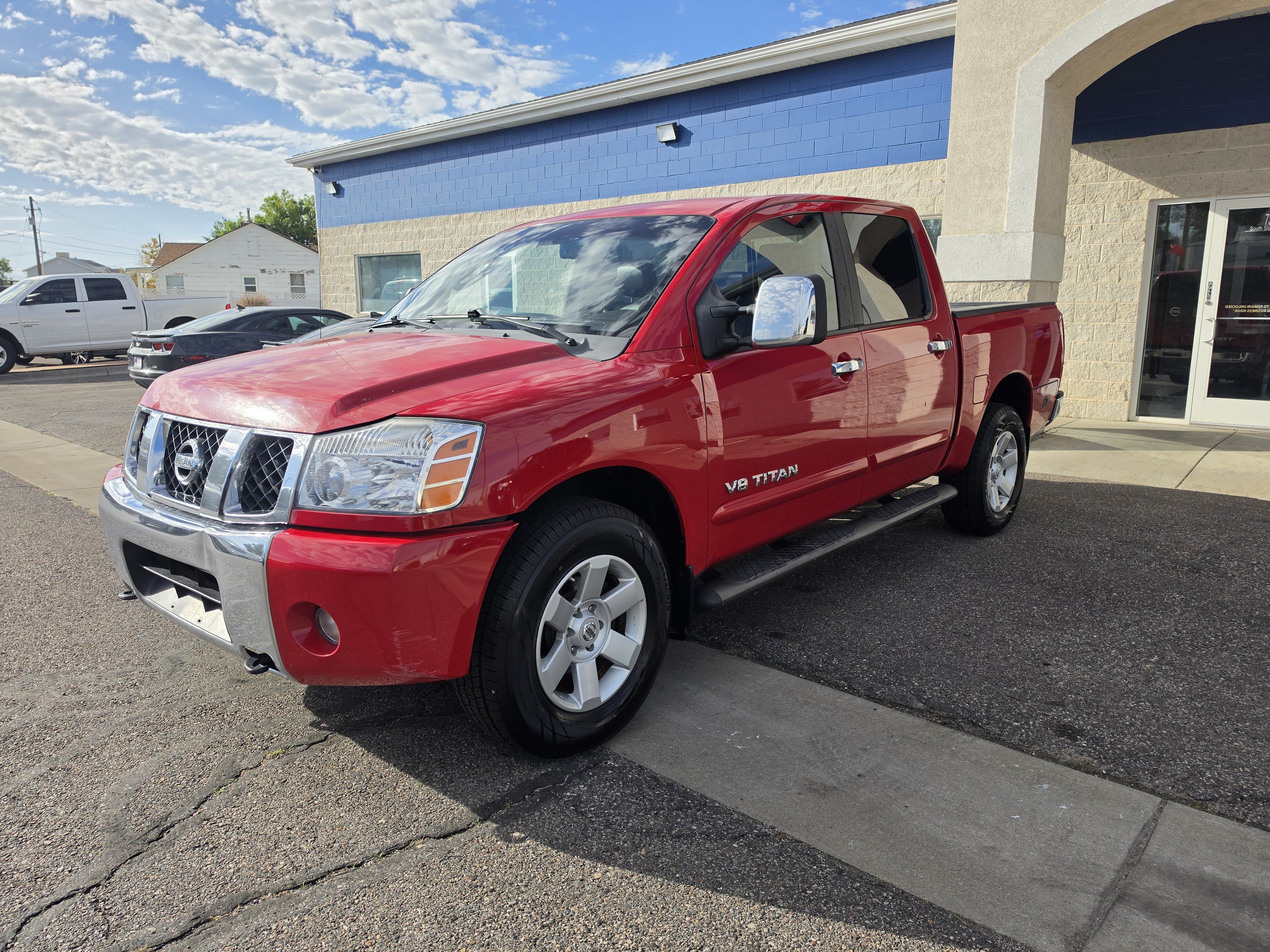 Used 2007 Nissan Titan LE w/ Tow Pkg AWD/4WD image 3