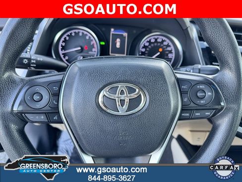 Used 2018 Toyota Camry LE image 19